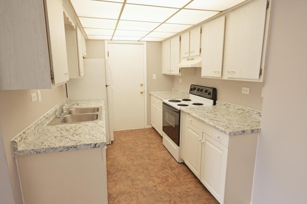 12630 S Alpine Dr ##7 - Photo 4 of 9