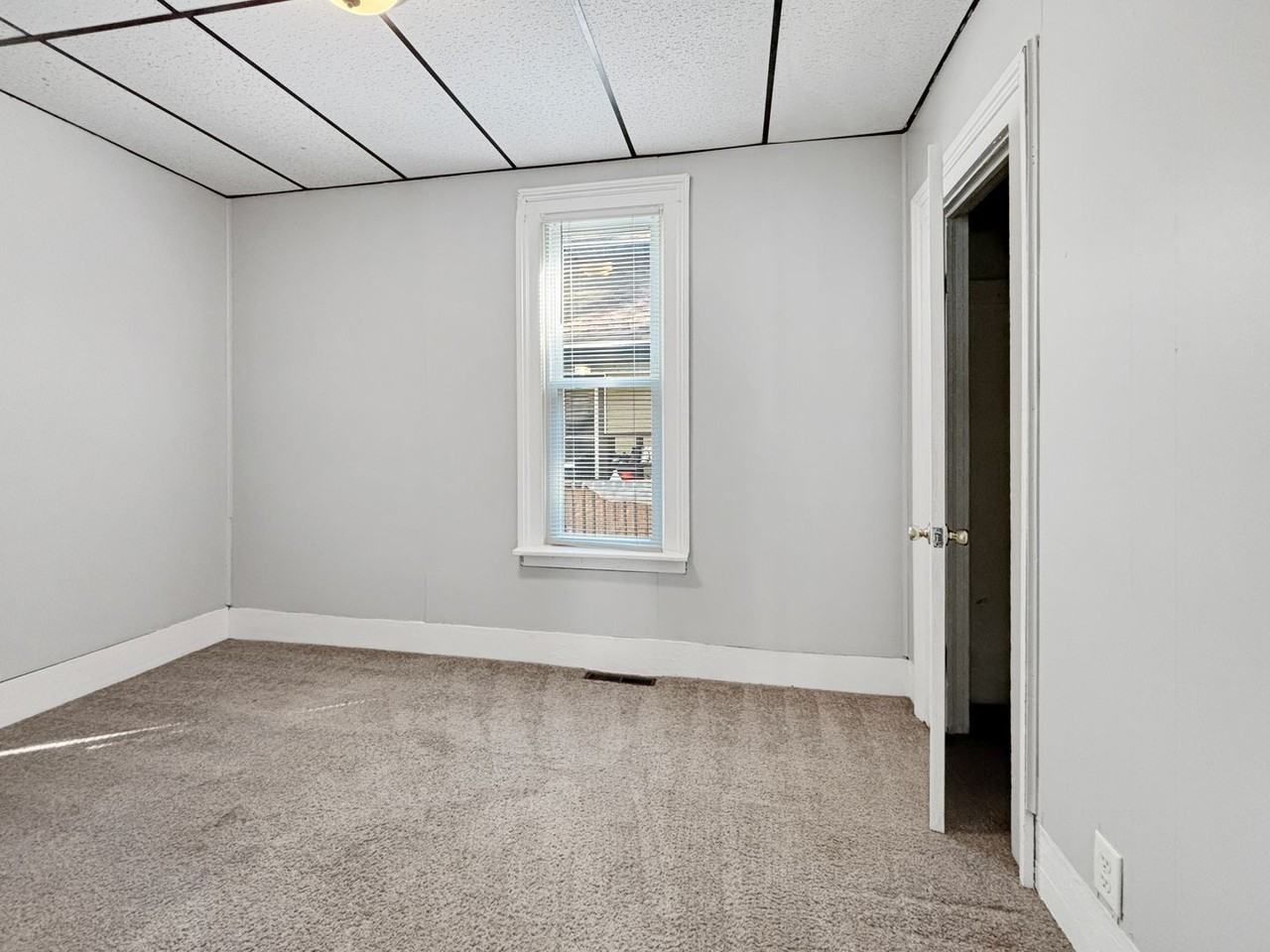 828 9th St Nw #1 - Photo 6 of 6