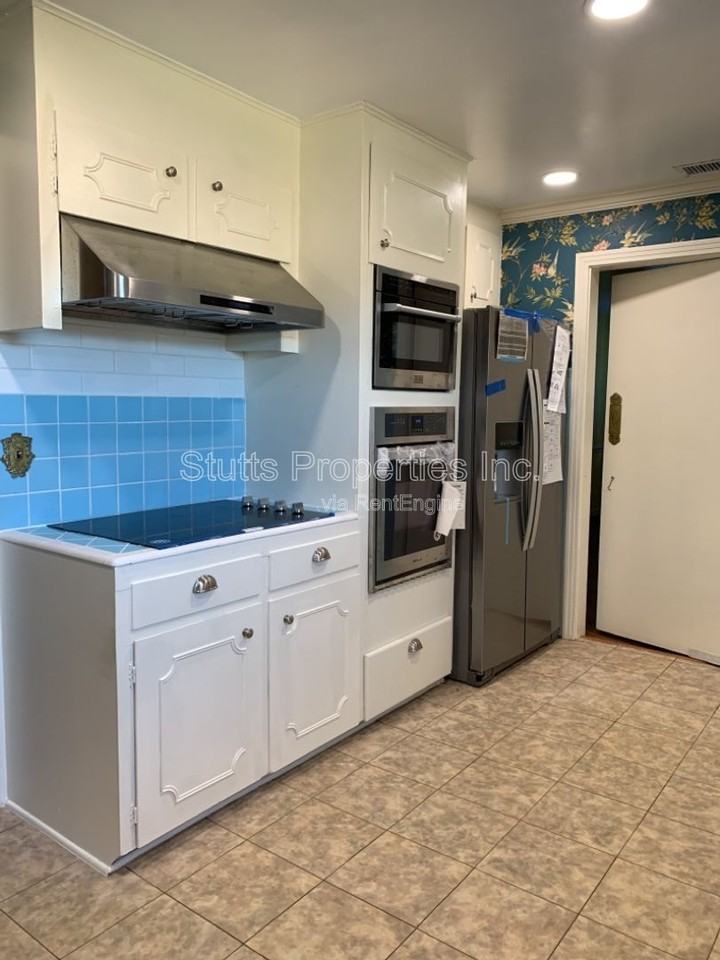 1924 Chisholm Rd - Photo 5 of 18