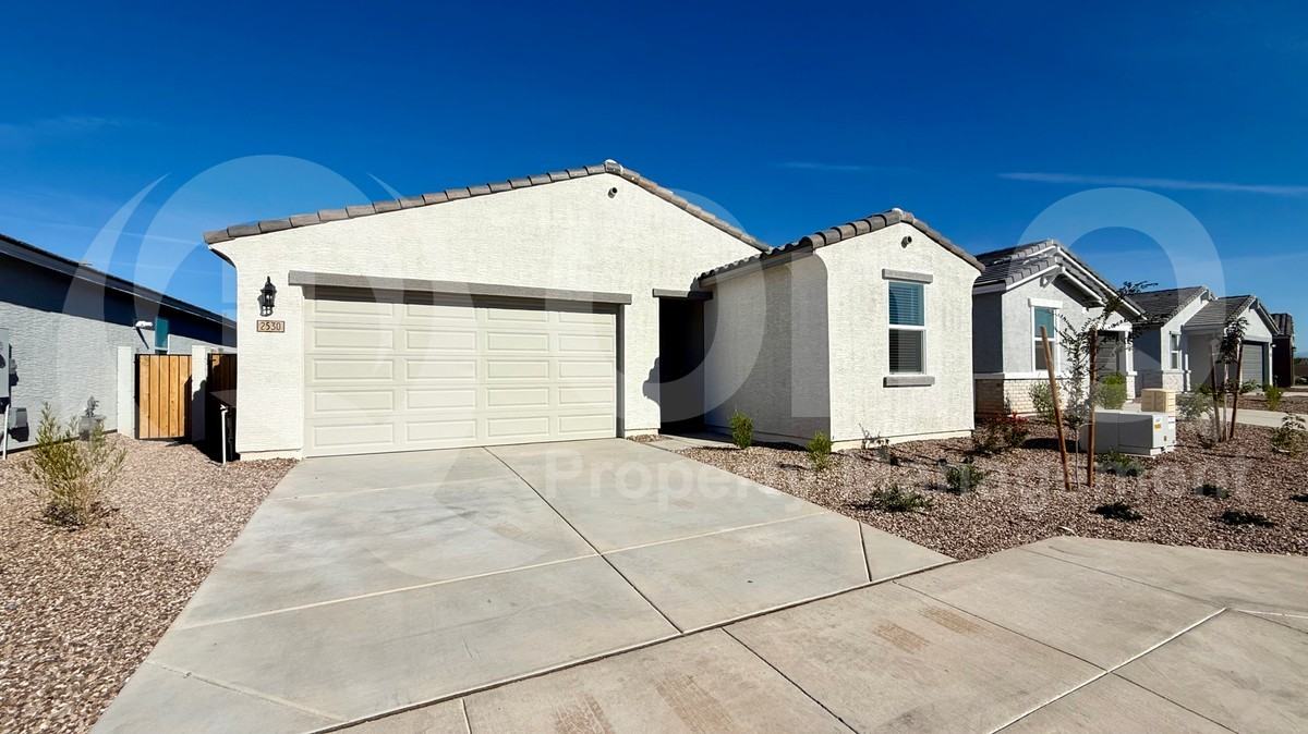 2530 E Fortana Dr - Photo 2 of 18