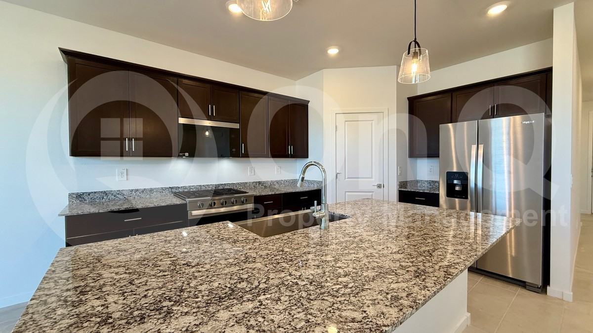 2530 E Fortana Dr - Photo 3 of 18