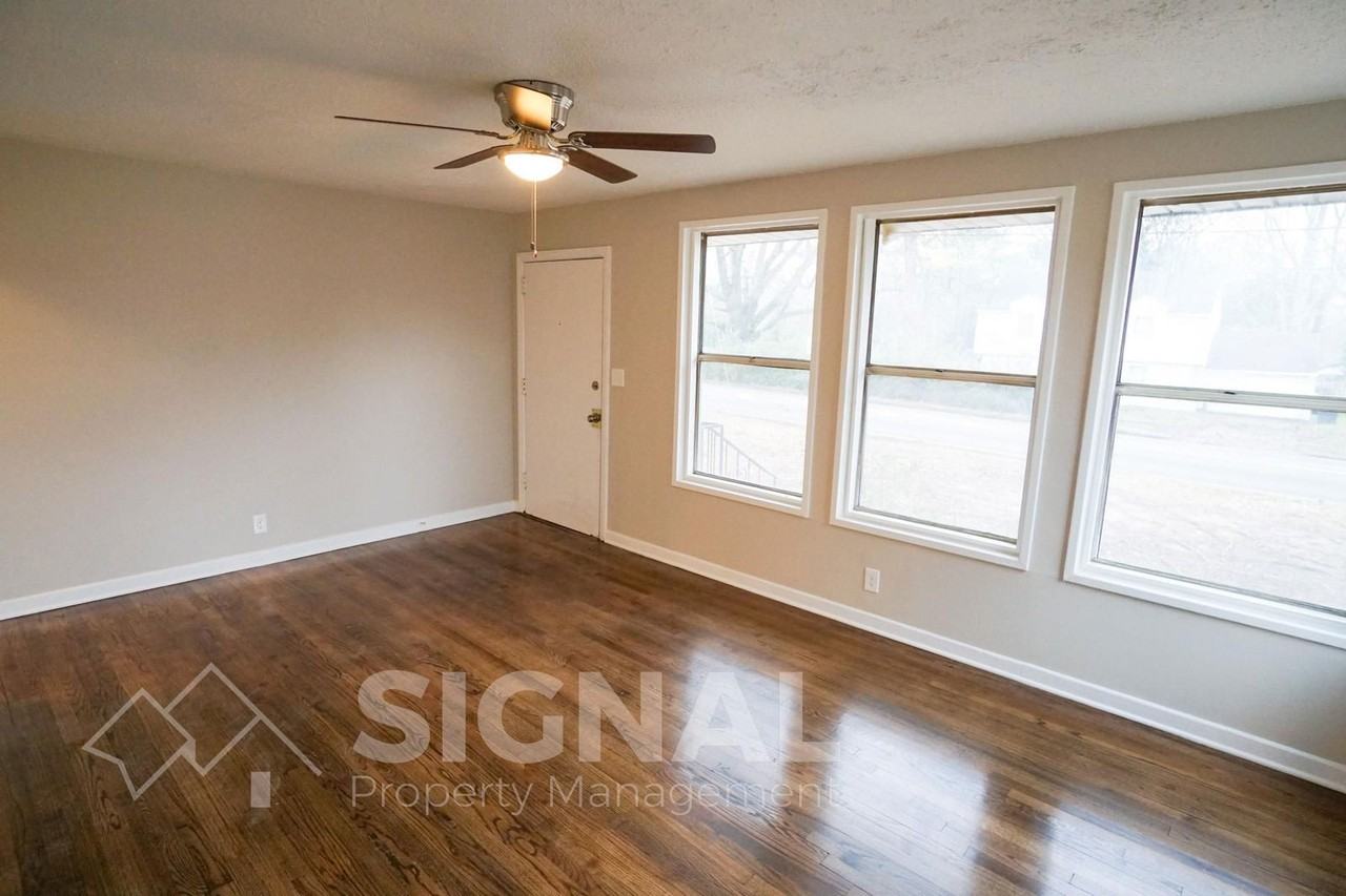 712 Robison Dr - Photo 3 of 14