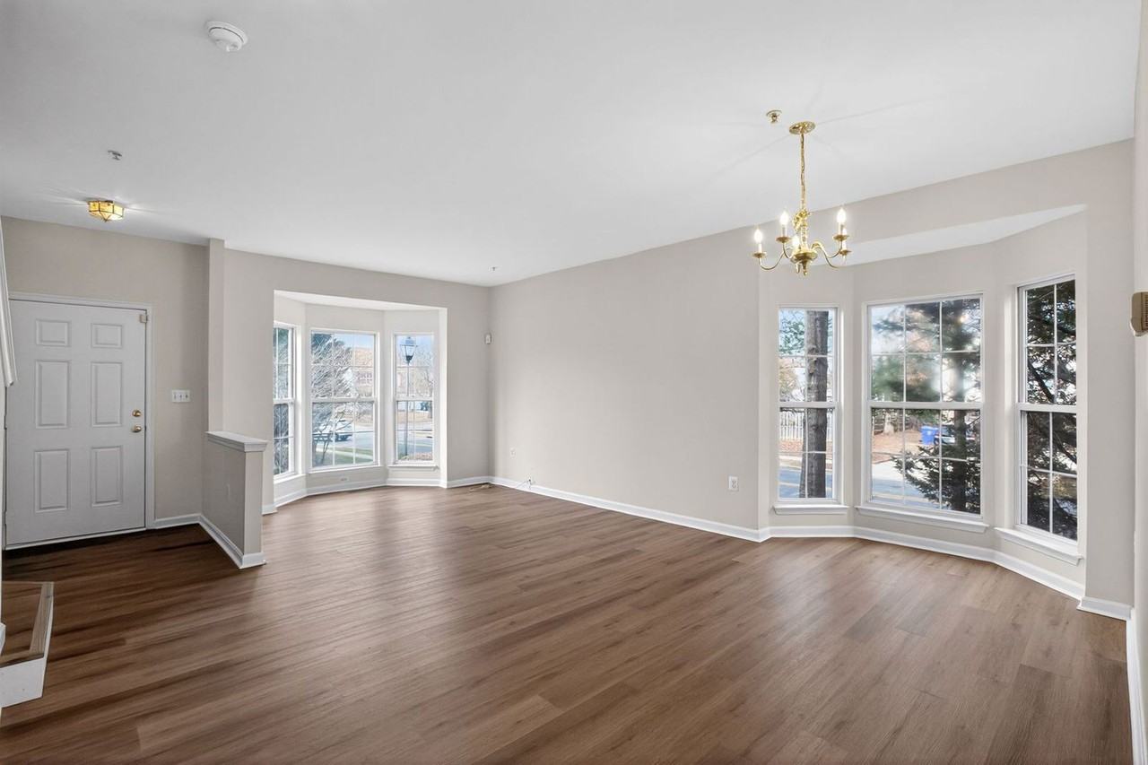 5301 Seahorse Pl - Photo 5 of 15