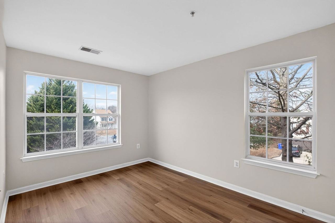 5301 Seahorse Pl - Photo 6 of 15