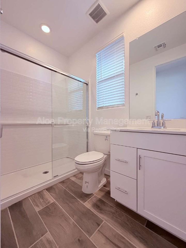 8307 E Peterson Ave - Photo 5 of 35