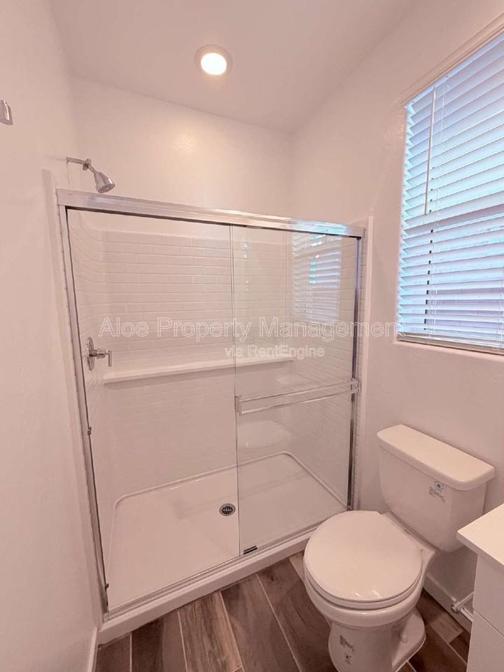 8307 E Peterson Ave - Photo 6 of 35