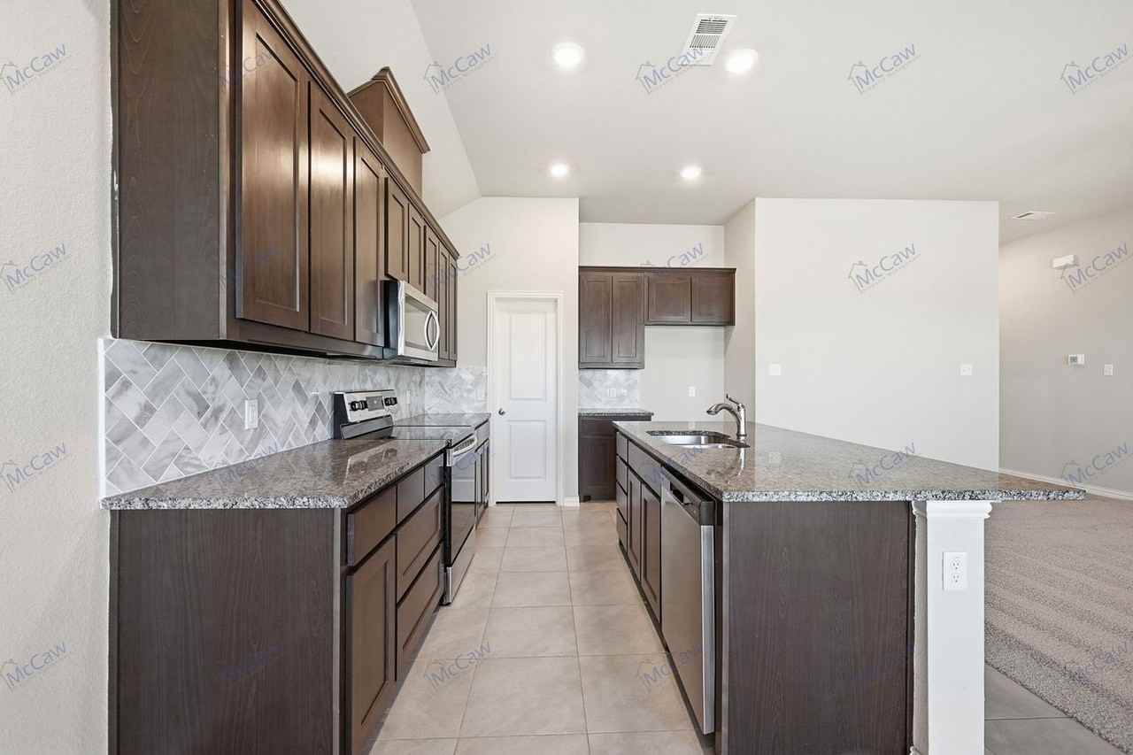 1409 Raleigh Path Rd - Photo 7 of 19