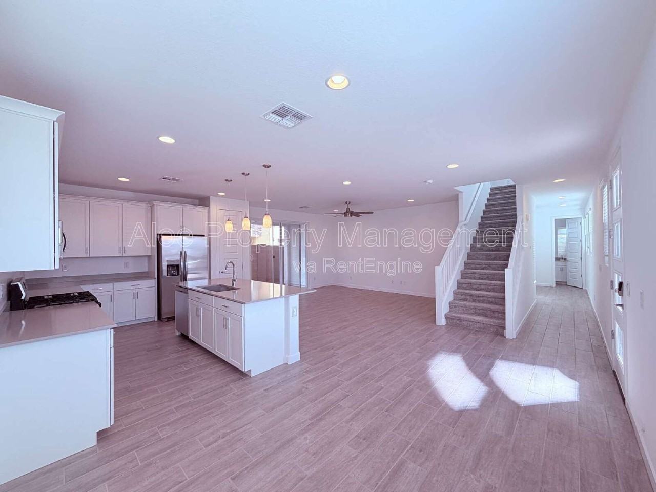 10126 E Ulysses Ave - Photo 6 of 31