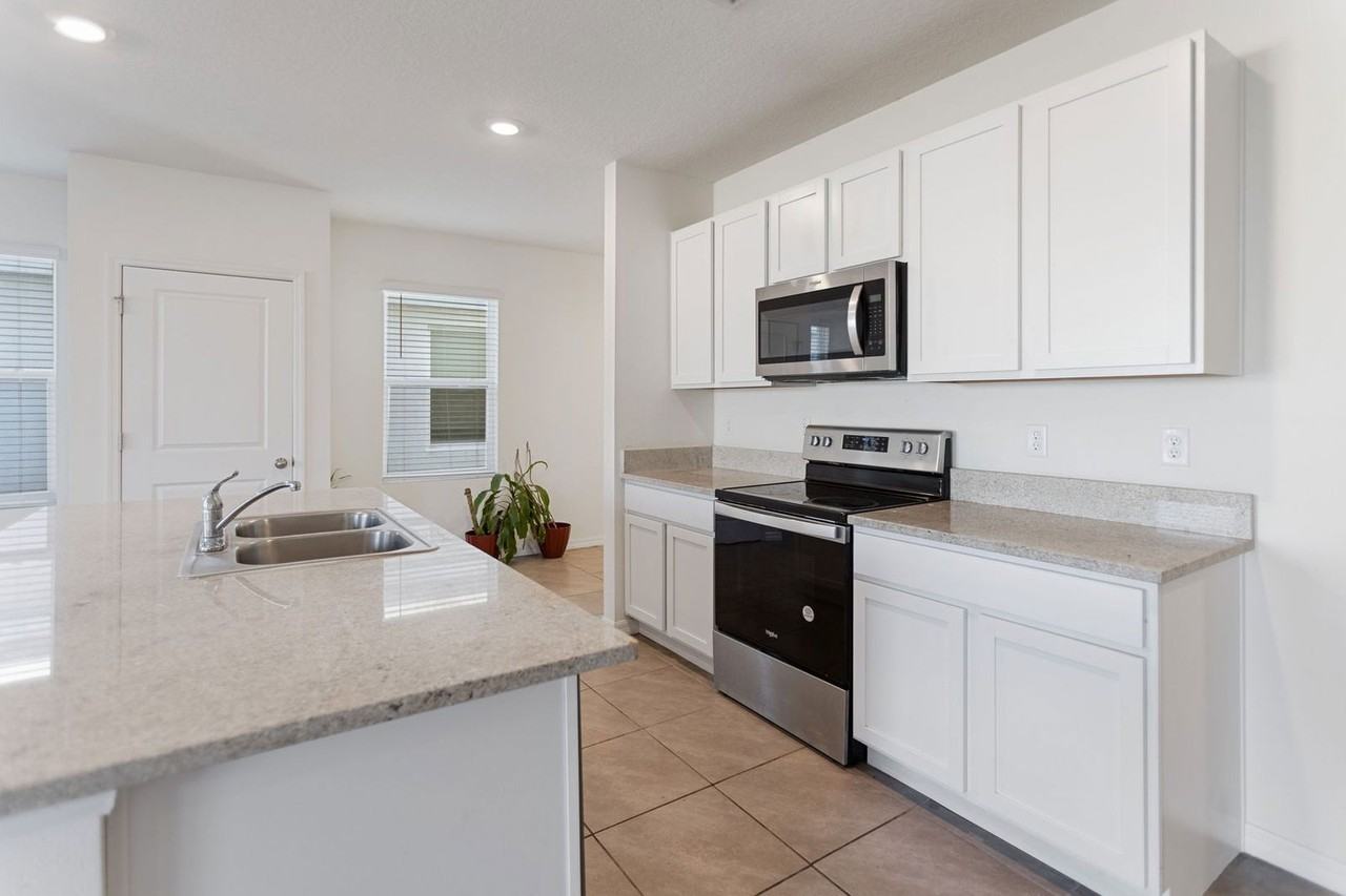 5557 Birch River Trl - Photo 6 of 35