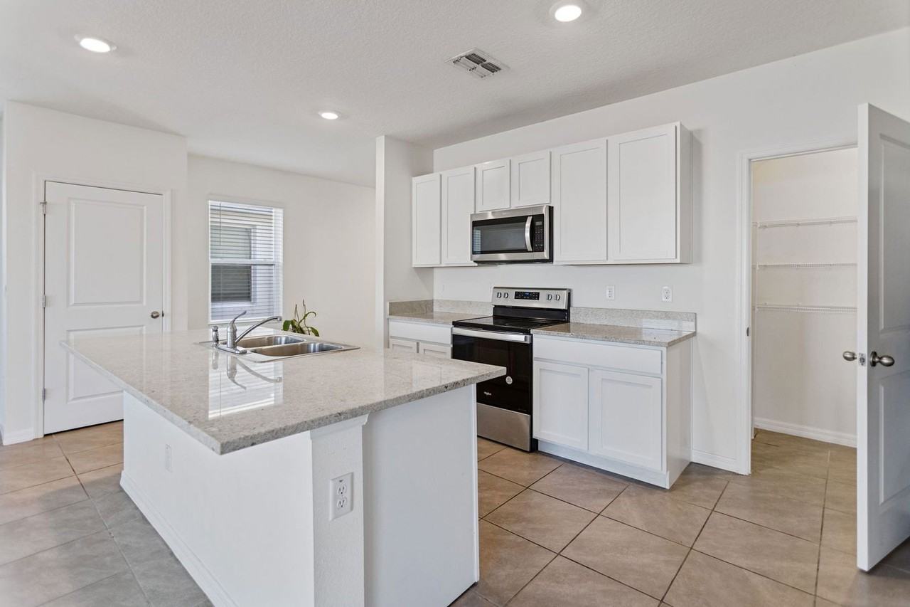 5557 Birch River Trl - Photo 7 of 35