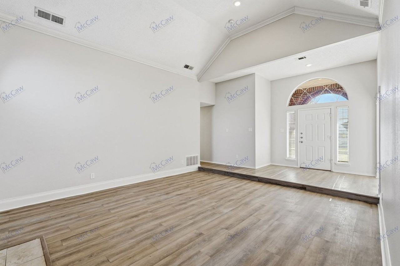 2314 Stillwater Dr - Photo 2 of 22