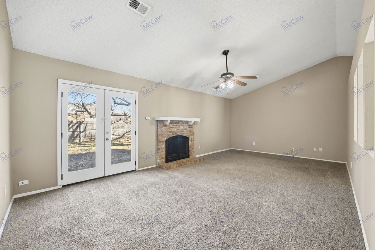 3917 Springside Dr - Photo 5 of 21