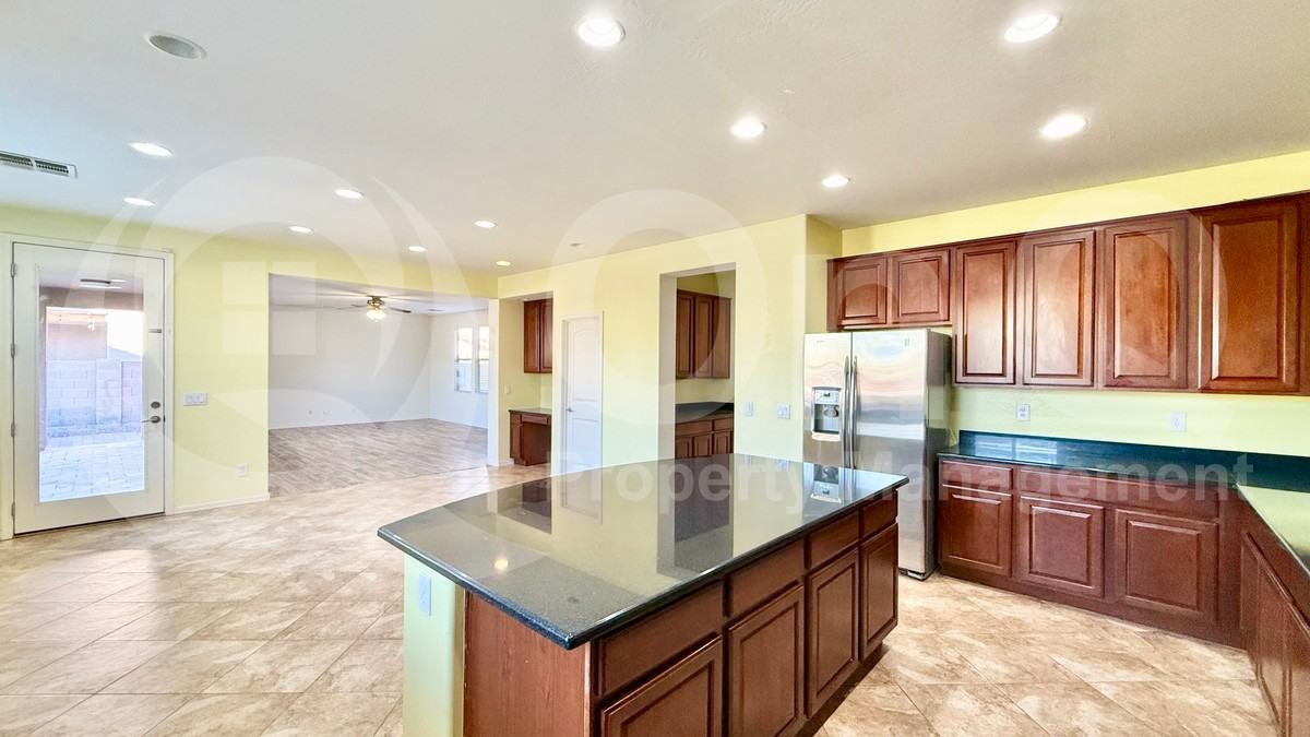 1118 E Euclid Ave - Photo 6 of 50