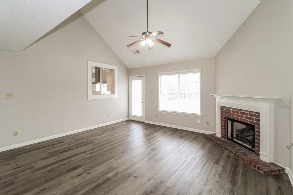 8289 Crimson Creek Dr - Photo 5 of 17