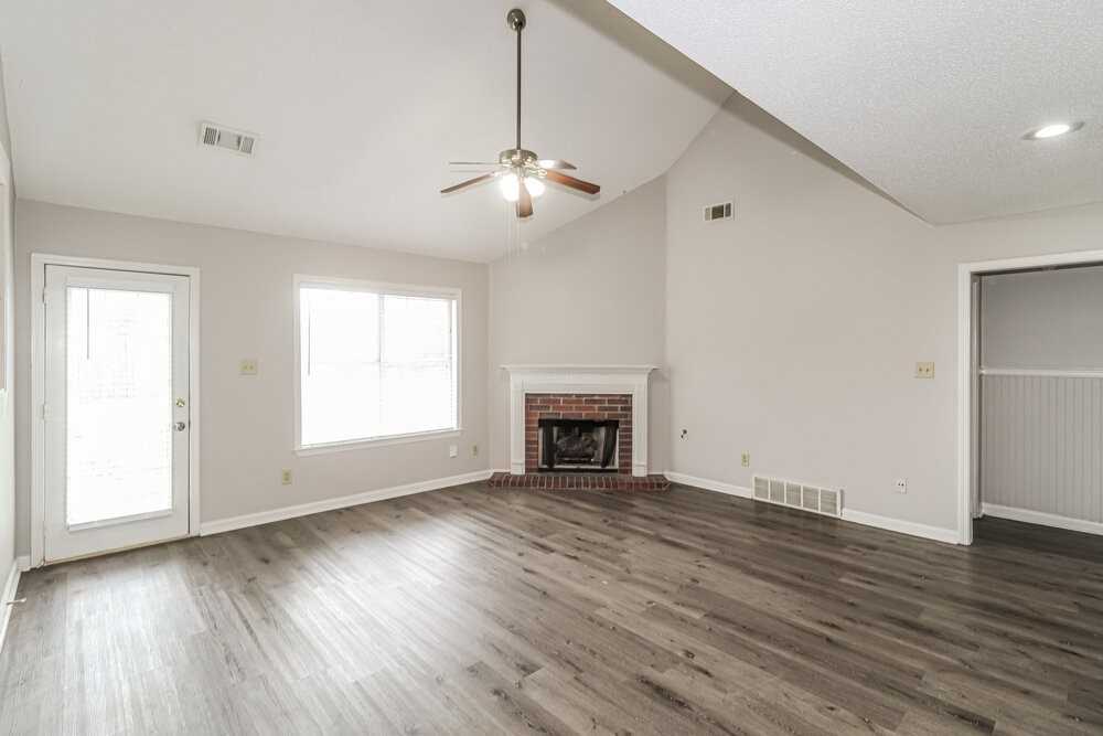 8289 Crimson Creek Dr - Photo 6 of 17