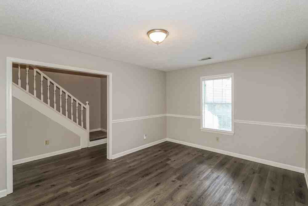 8289 Crimson Creek Dr - Photo 7 of 17