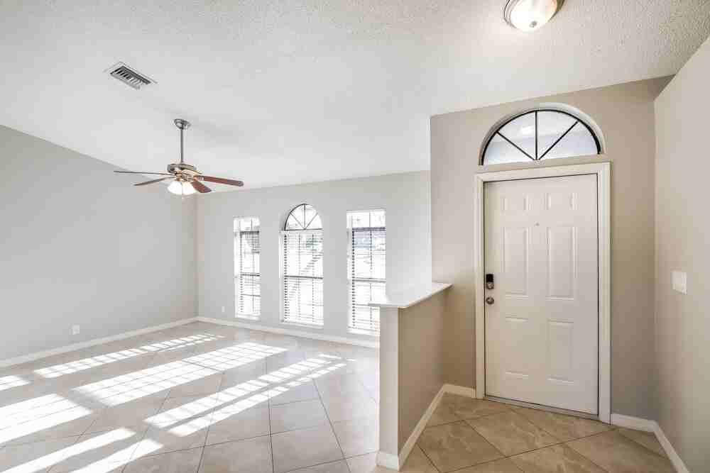 487 Sw 169th Ter - Photo 3 of 16