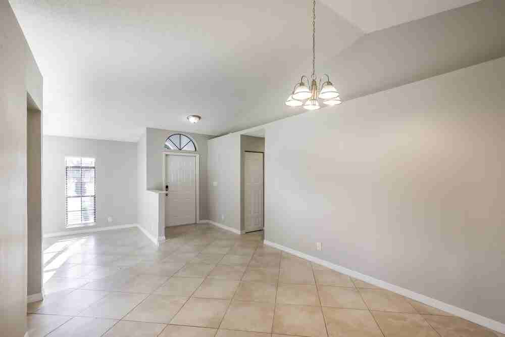 487 Sw 169th Ter - Photo 6 of 16