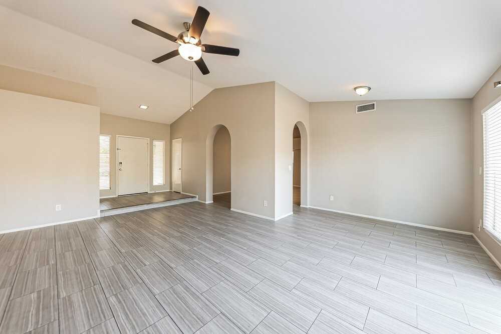 8014 W Aster Dr - Photo 4 of 16