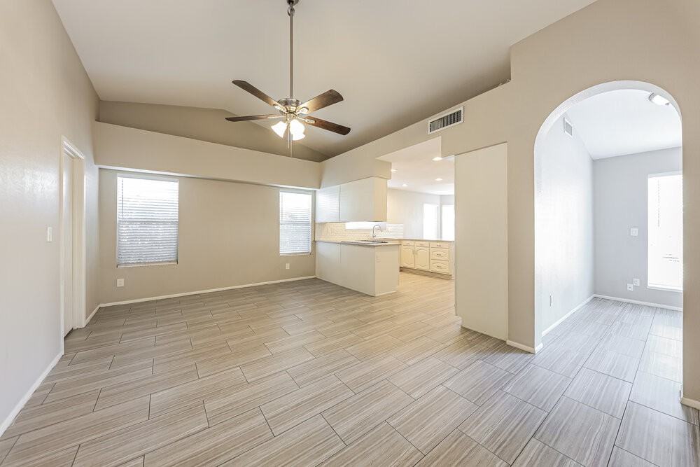 8014 W Aster Dr - Photo 5 of 16