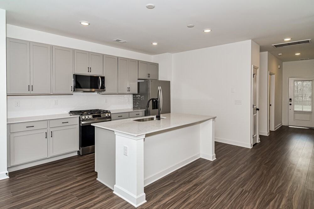 249 W Millbrook Dr - Photo 7 of 17