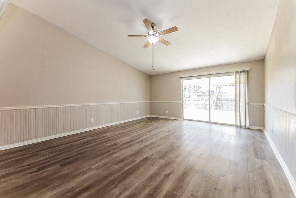 5916 Cedar Ln - Photo 4 of 16