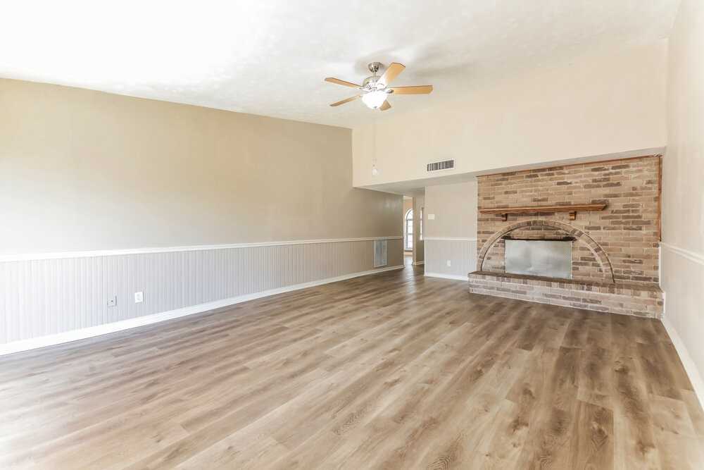 5916 Cedar Ln - Photo 5 of 16