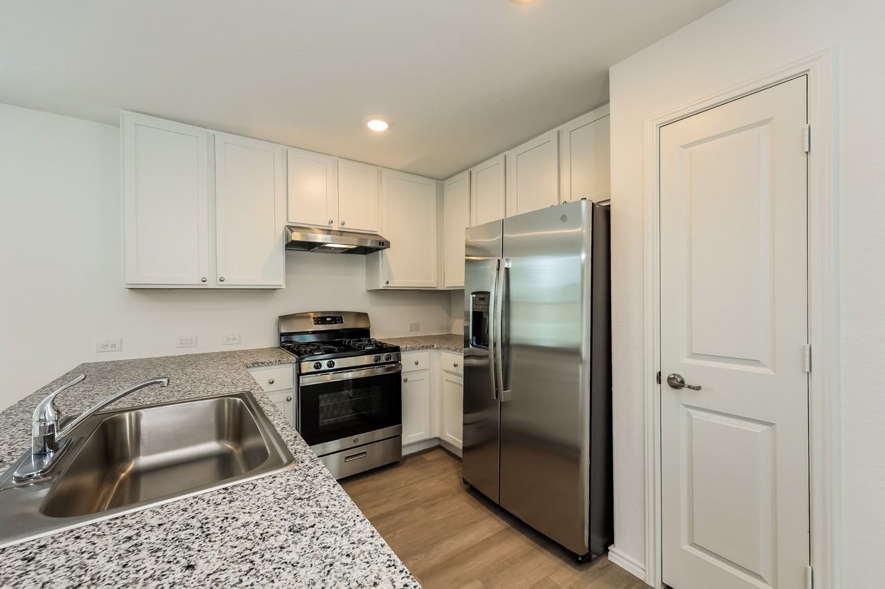 12014 Overton Way - Photo 6 of 26