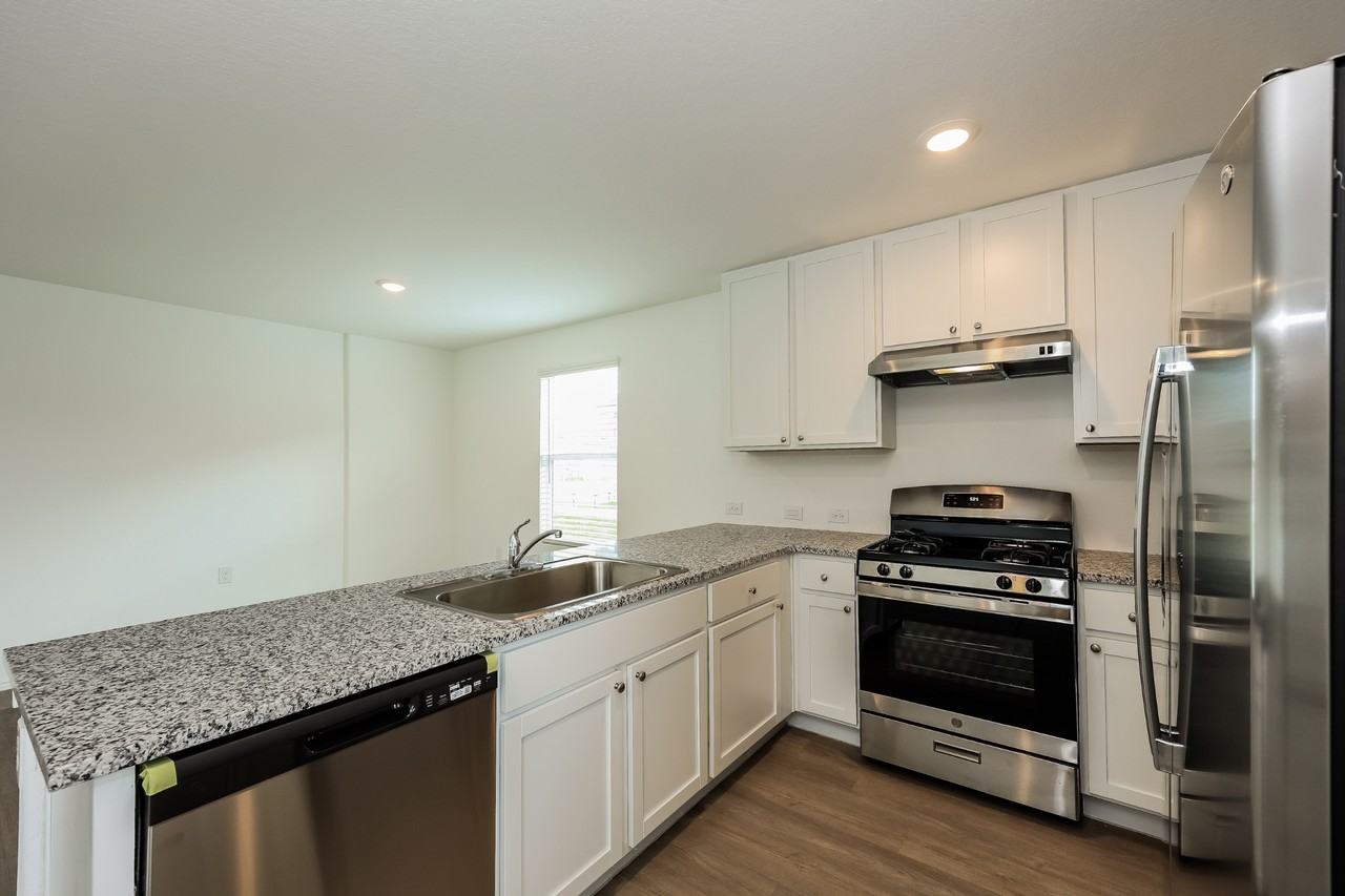 12014 Overton Way - Photo 7 of 26