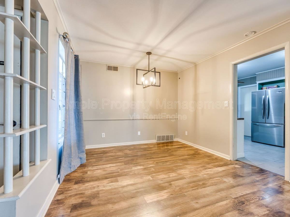 3737 Nw 17th St - Photo 3 of 10