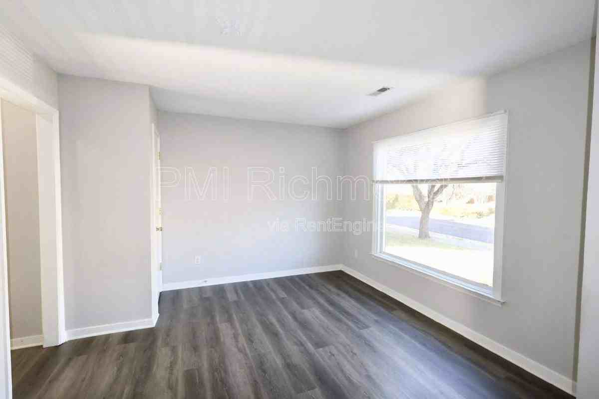 1507 Lakeview Ave - Photo 3 of 10