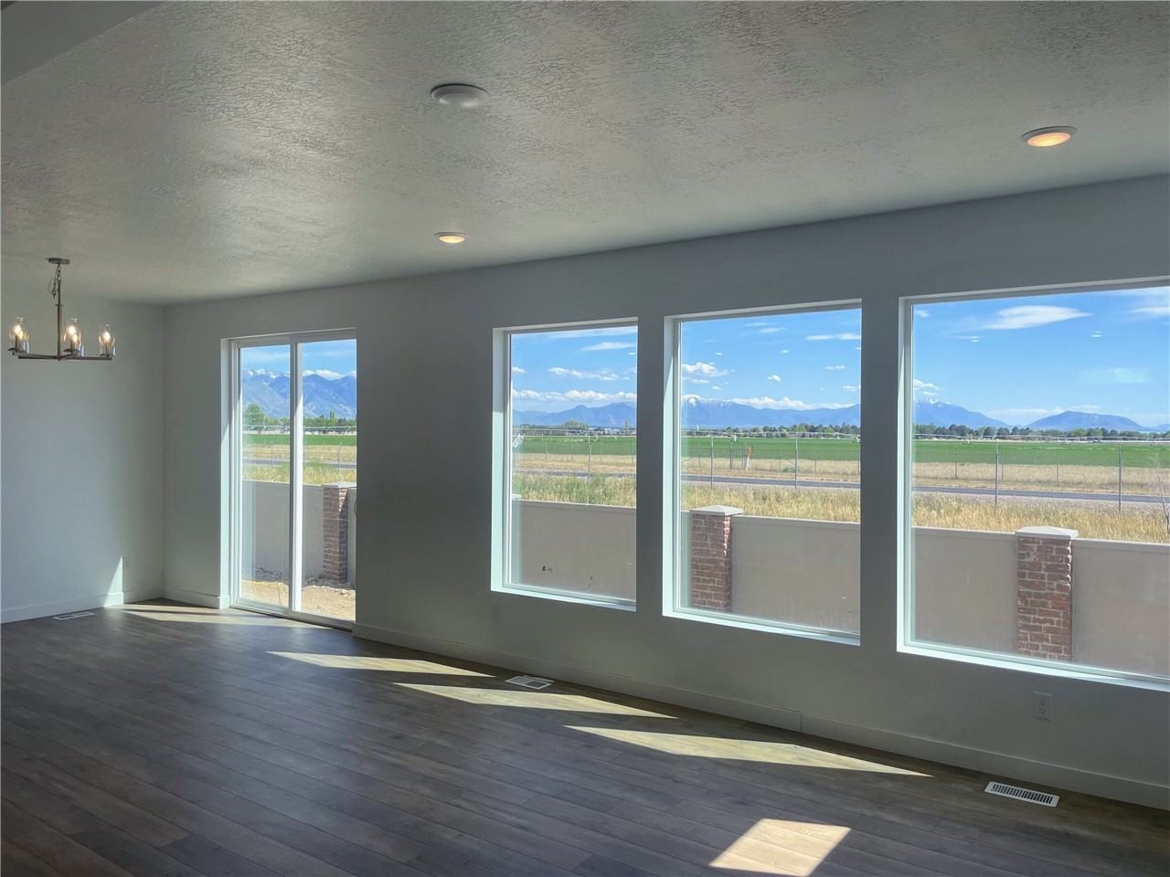 4959 W Willowbank Dr - Photo 4 of 17