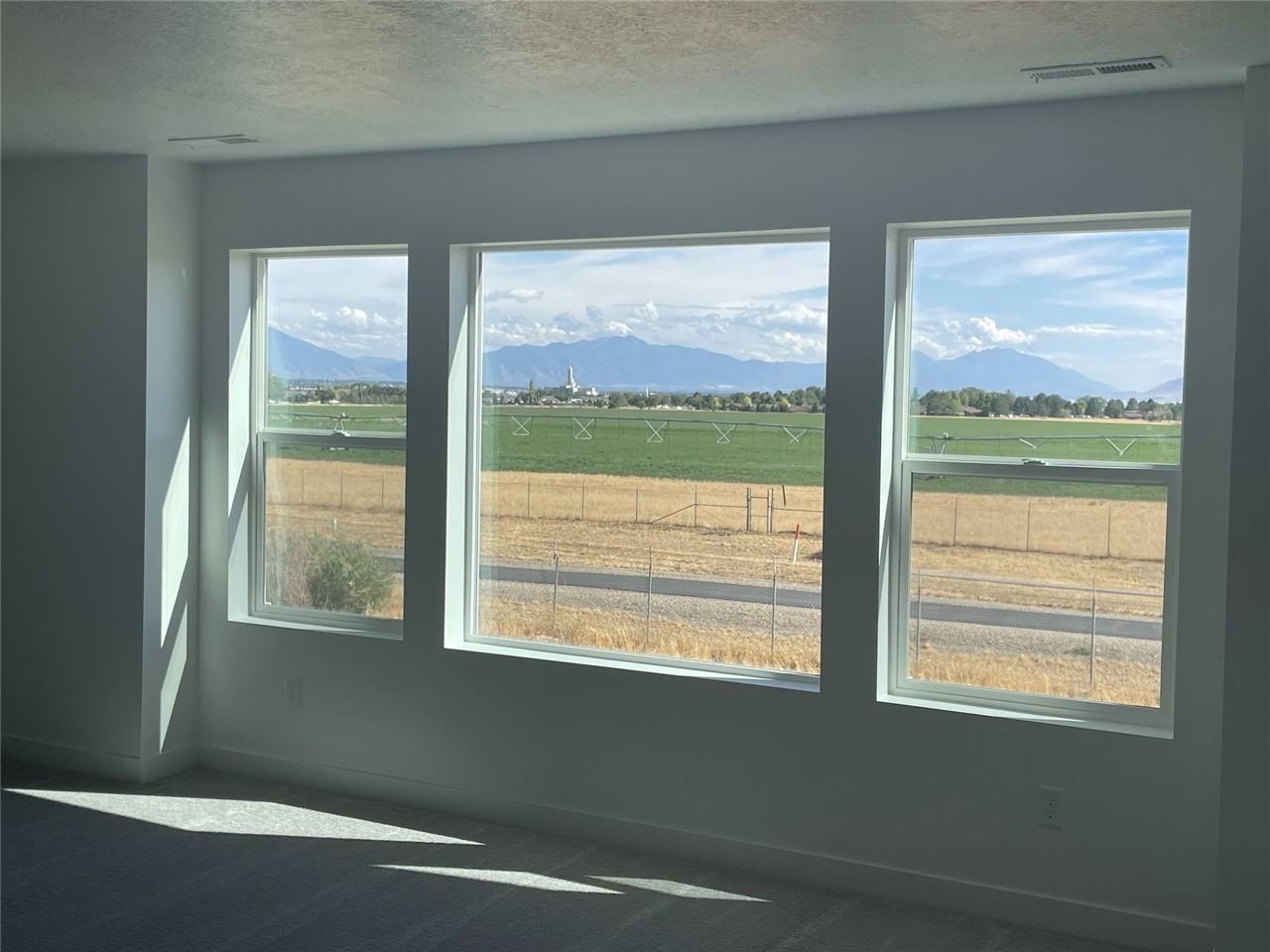 4959 W Willowbank Dr - Photo 7 of 17