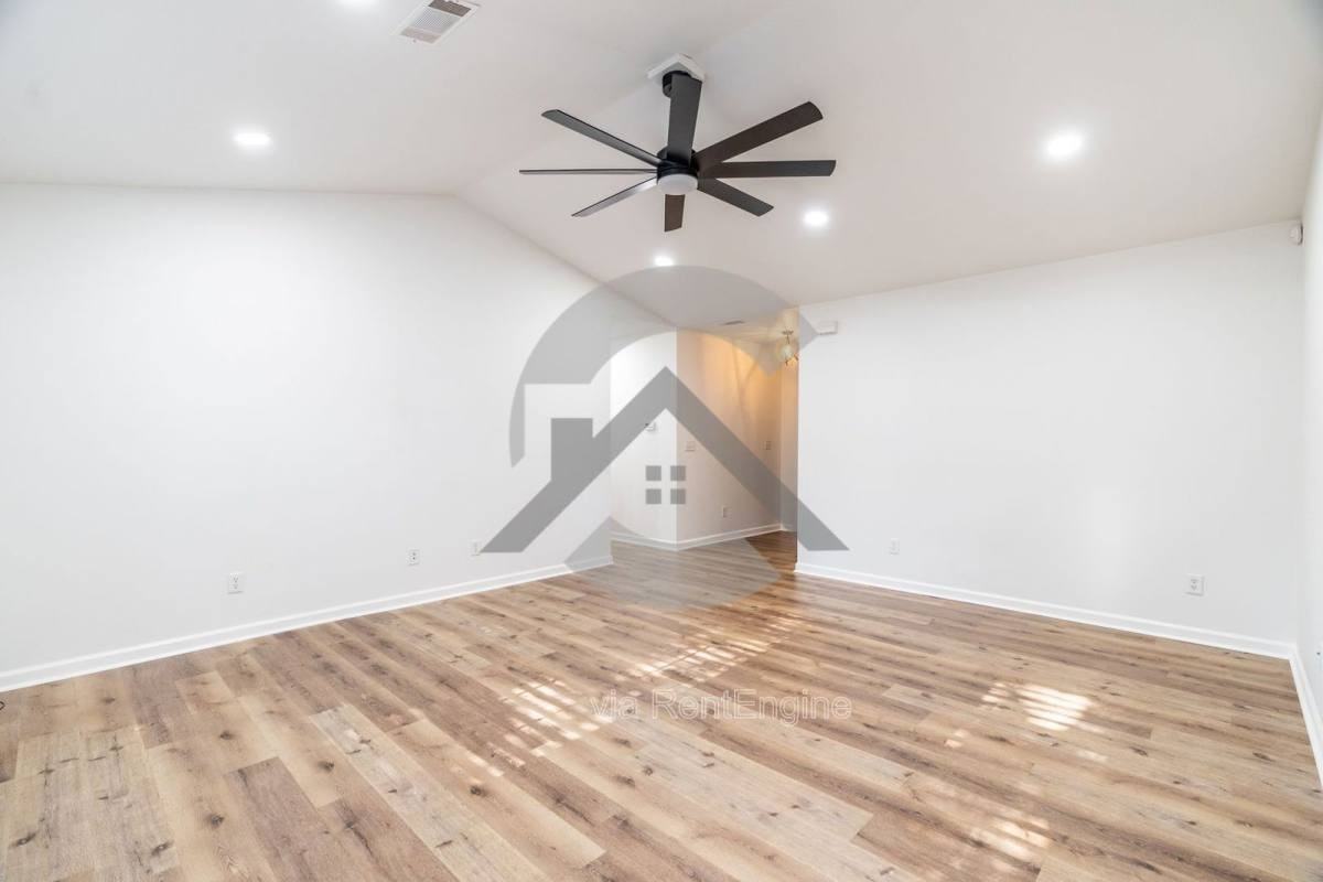 202 Wild Ivy Cv - Photo 3 of 10