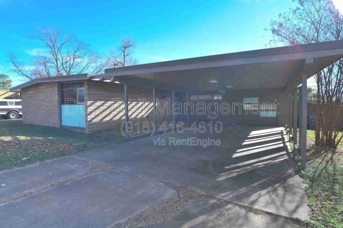 5306 E 26th St - Photo 3 of 10