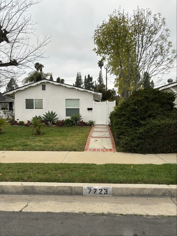 7723 Royer Ave - Photo 2 of 17