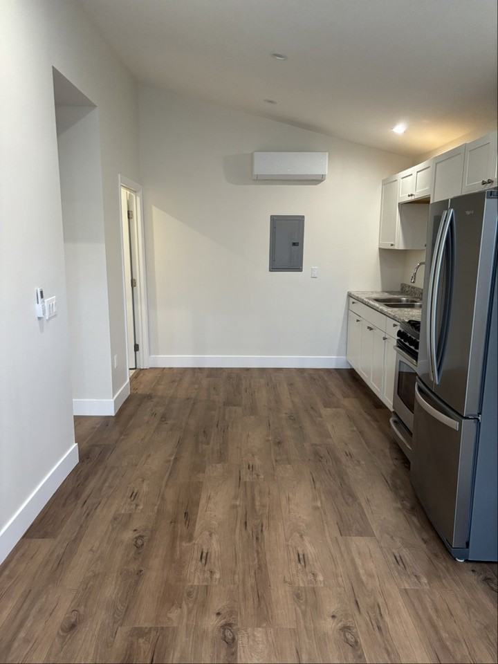 7723 Royer Ave - Photo 7 of 17