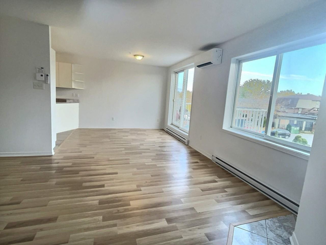 40 Cour Villeneuve - Photo 4 of 9