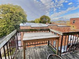 featured image of 5245 Ch De La Côte-Sainte-Catherine