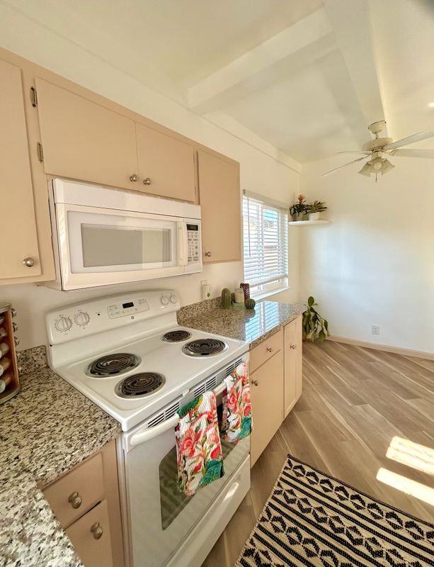 920 Tamarack Ln ##7 - Photo 5 of 10