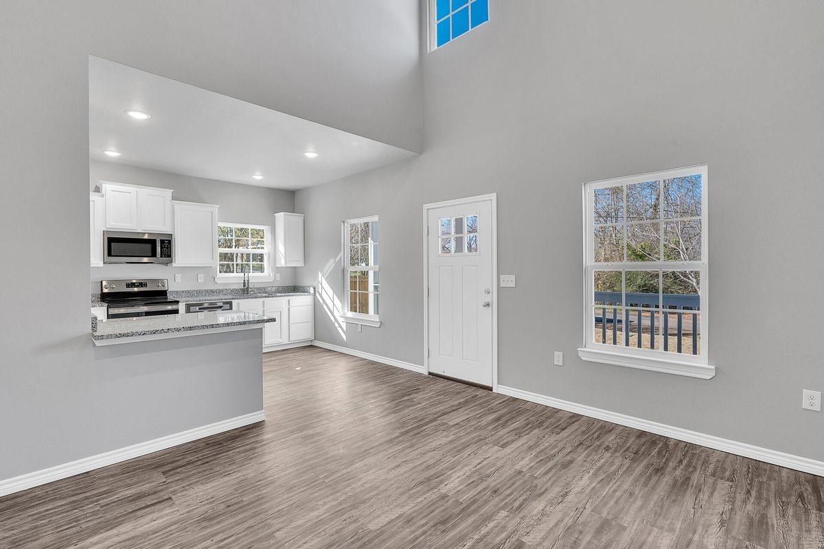 518 Ranier Dr - Photo 5 of 25