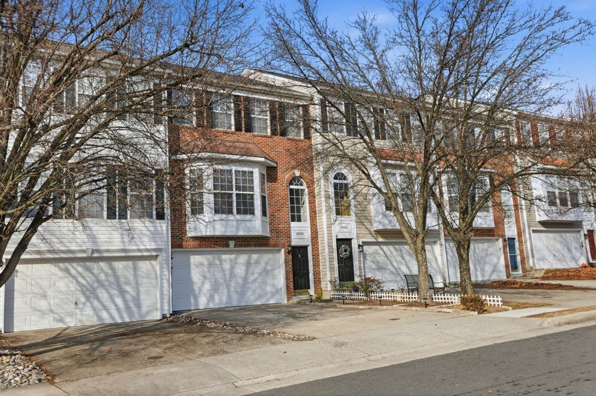 18525 Sierra Springs Sq - Photo 2 of 30