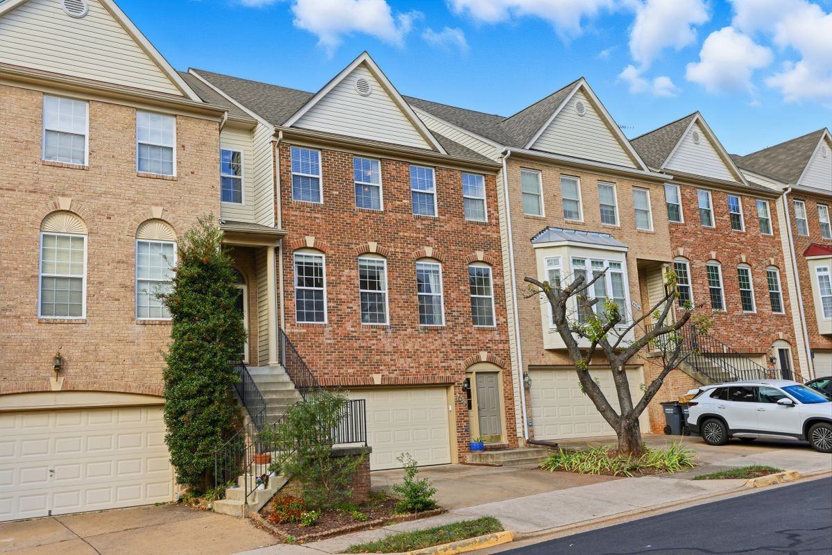 47716 Bowline Ter - Photo 2 of 30