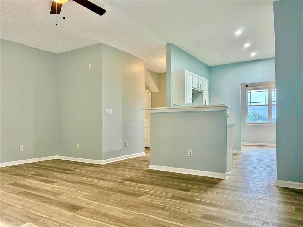 6347 Ellenwood Dr - Photo 7 of 28