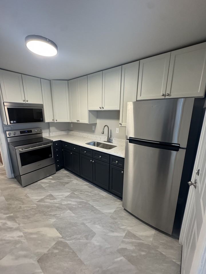 4841 N Mohawk Ave #2 - Photo 2 of 9