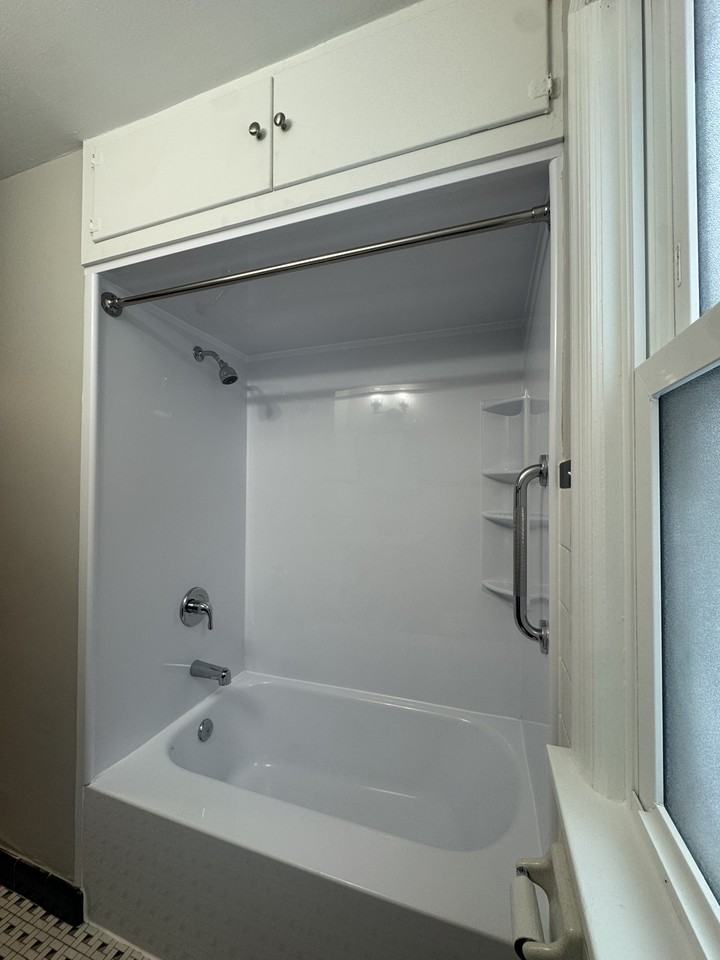 4841 N Mohawk Ave #2 - Photo 4 of 9