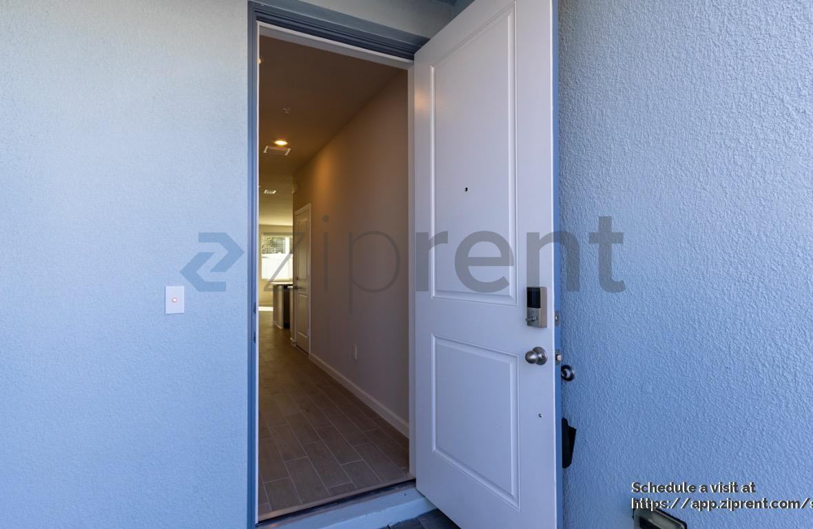 458 Salisbury Cir - Photo 6 of 47