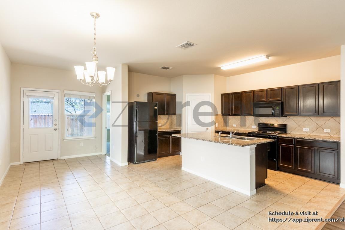 1700 Atlantica St - Photo 5 of 22