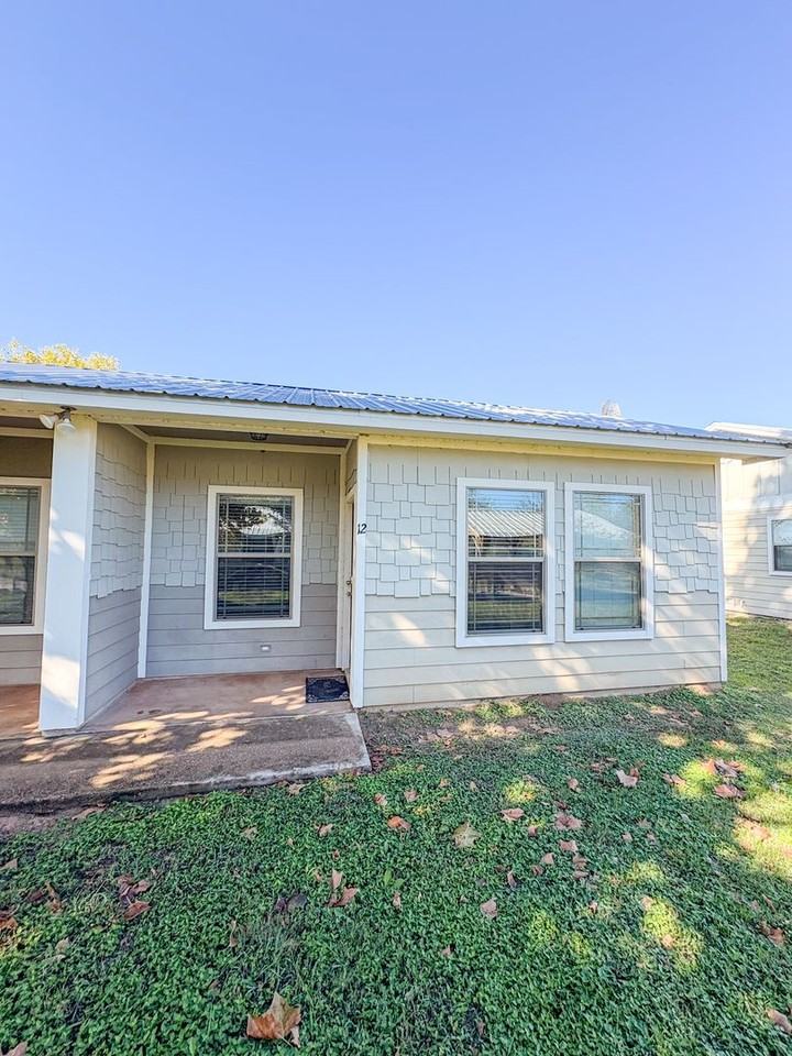 The Commons 1200 W 16th St #12 - Photo 2 of 10