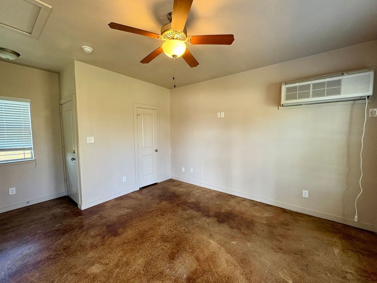 The Commons 1200 W 16th St #12 - Photo 4 of 10